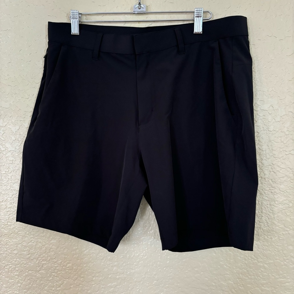 Fabletics Mens Performance Athletic Shorts 8" Inseam Size 34 Black